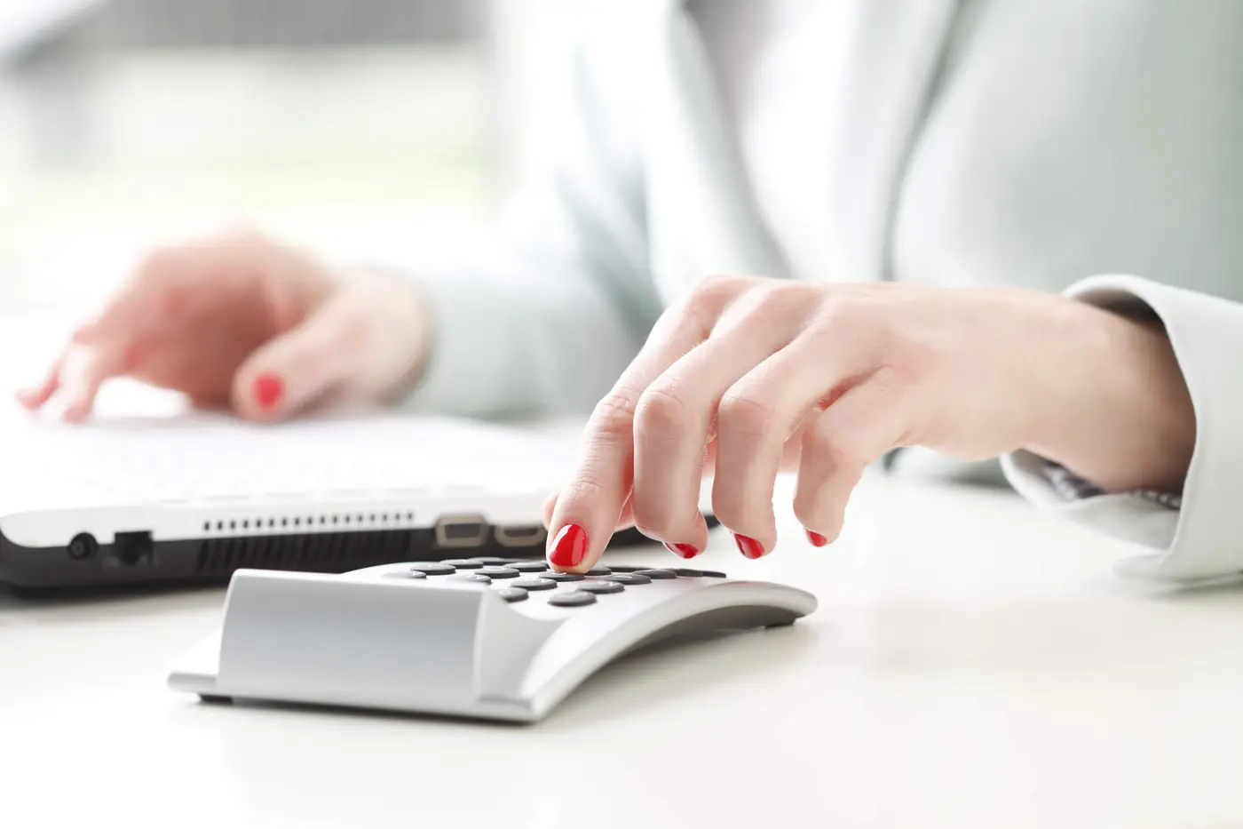 accountant suing calculator